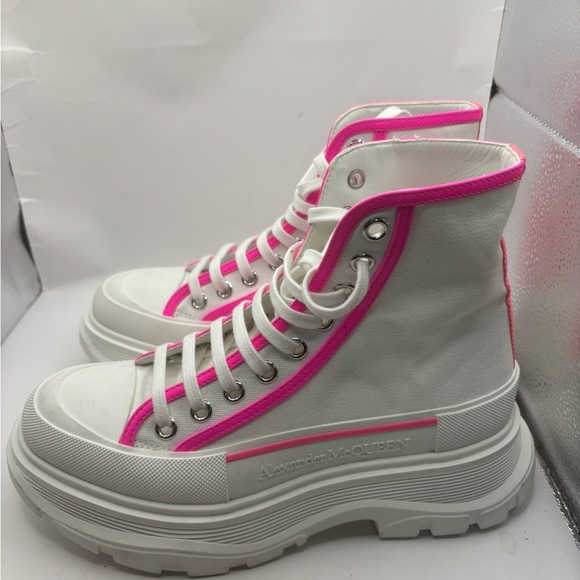 Alexander McQueen Tread Slick Boot 'White Fluo Pink' SZ 39 - Picture 4 of 8